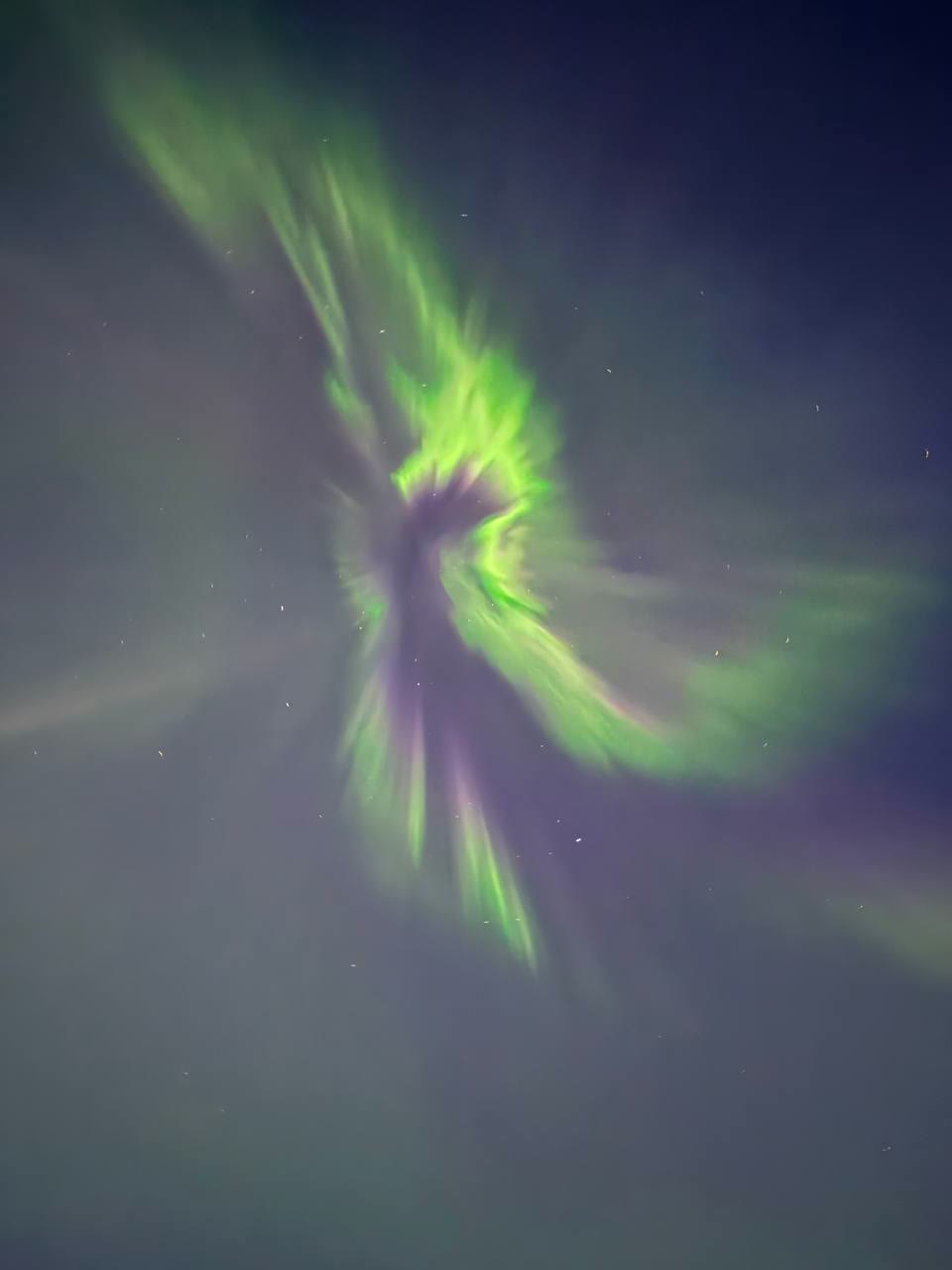 Aurora corona spreading right overhead